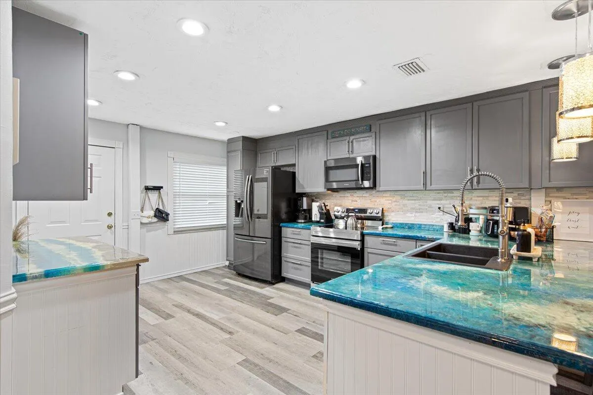 6006 Indrio Road, #7