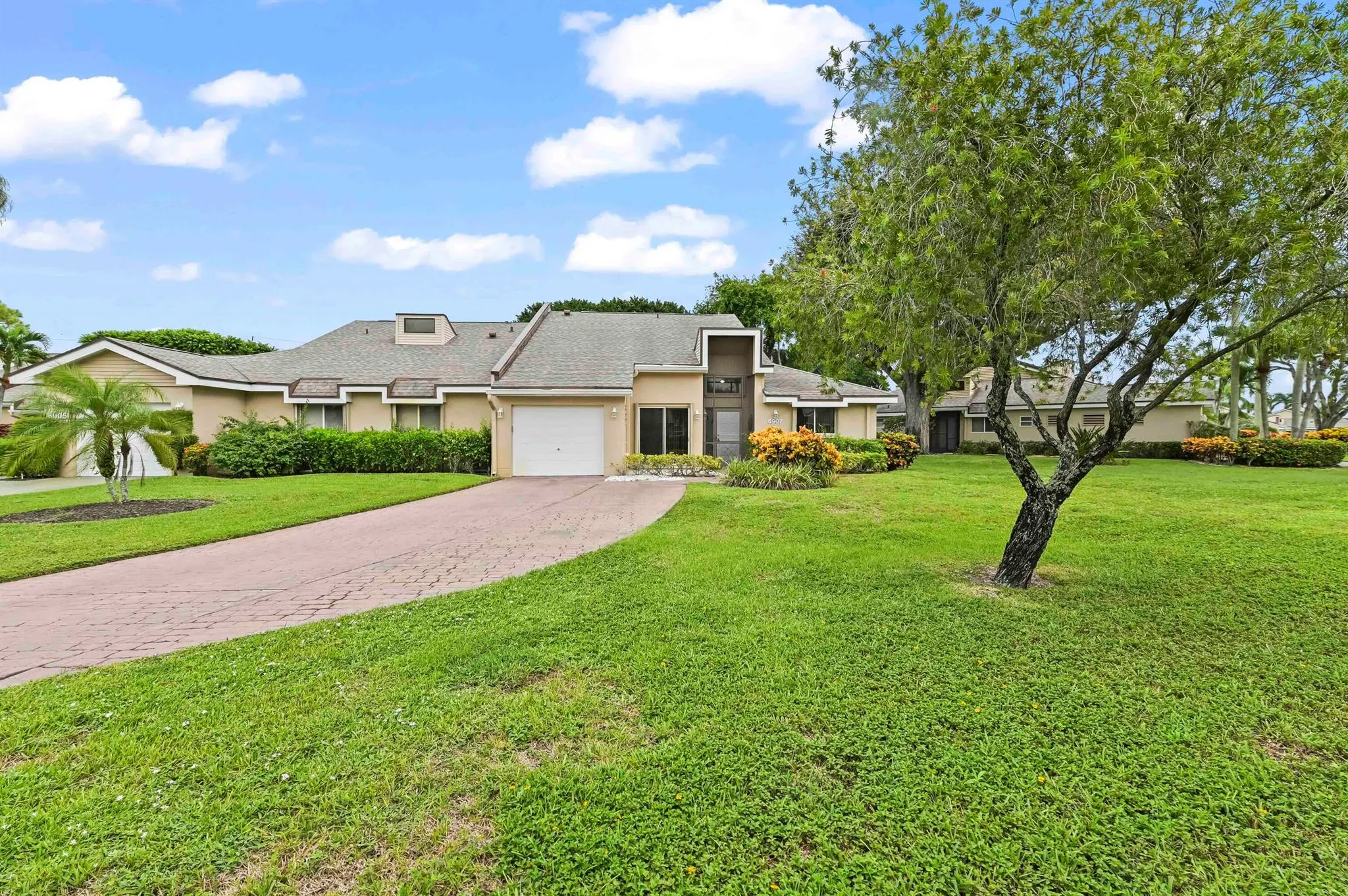 6907 Fountains Circle