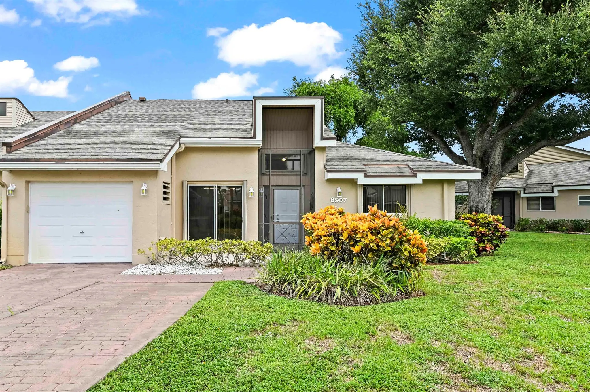 6907 Fountains Circle