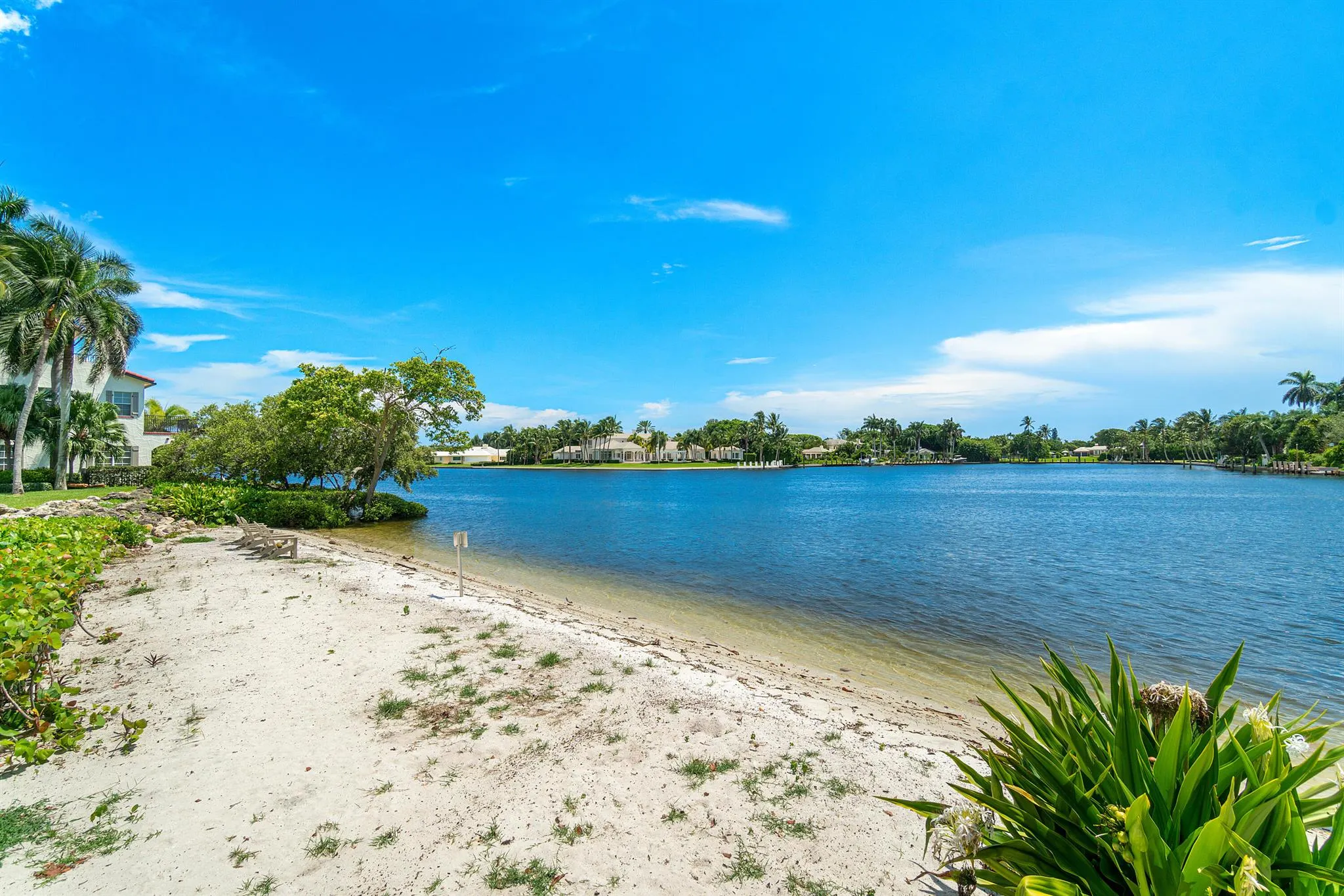 828 Estuary Way