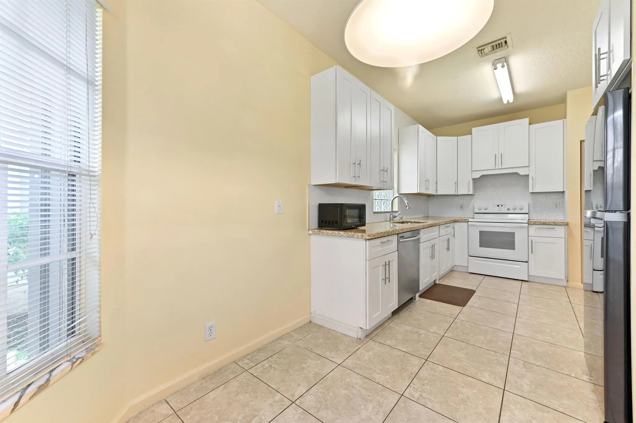 12215 Brisbane Lane