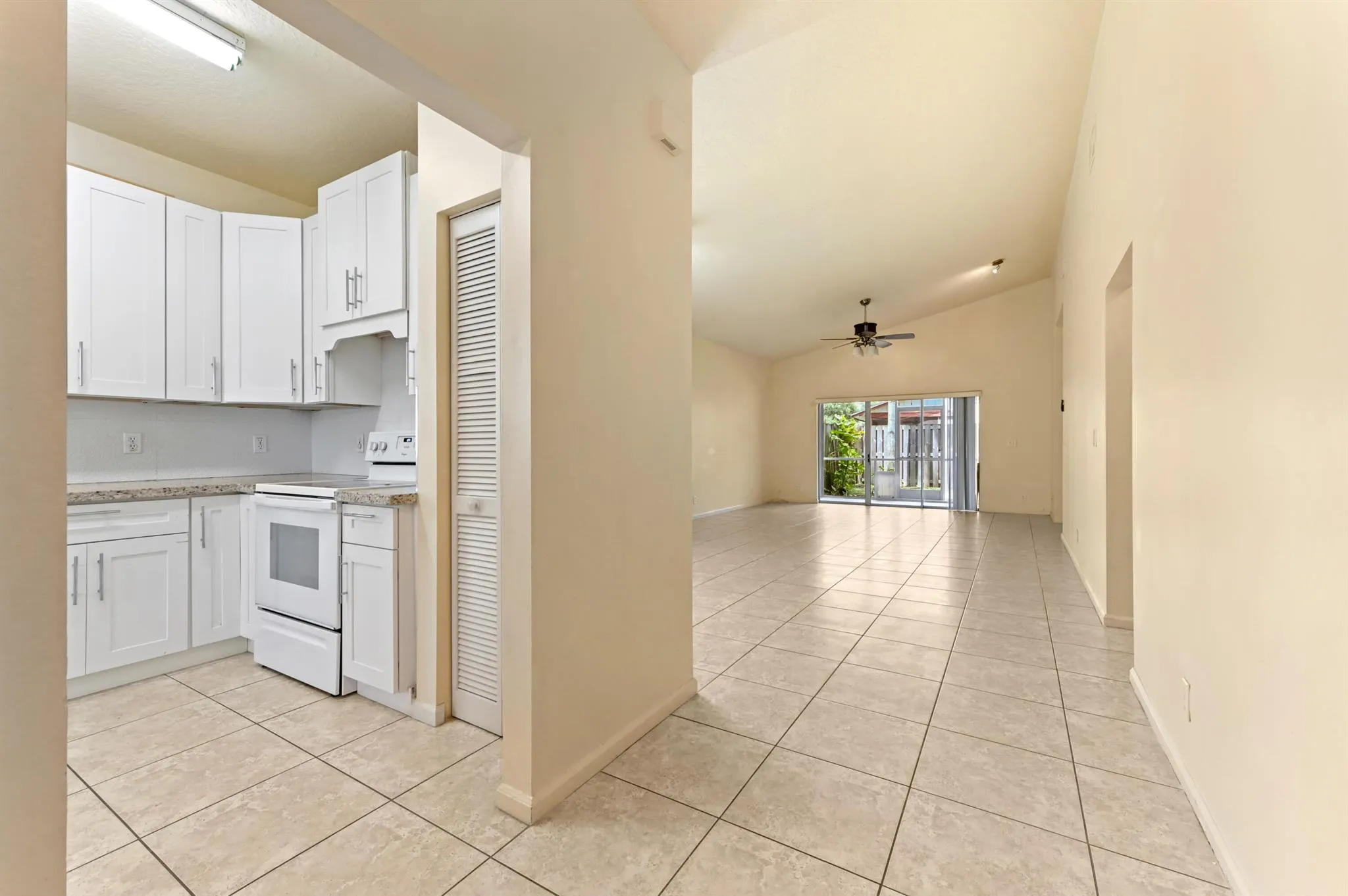 12215 Brisbane Lane