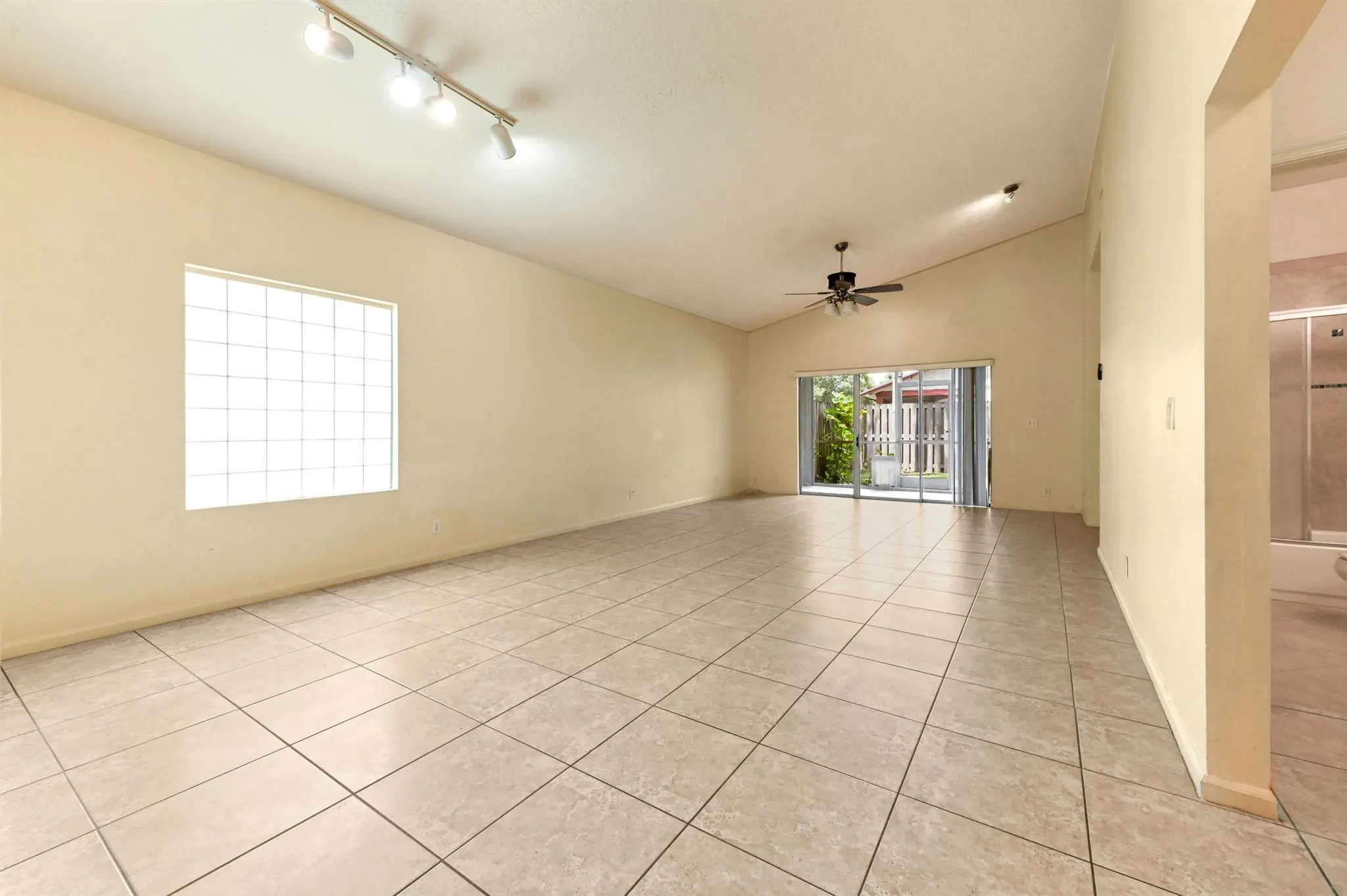 12215 Brisbane Lane