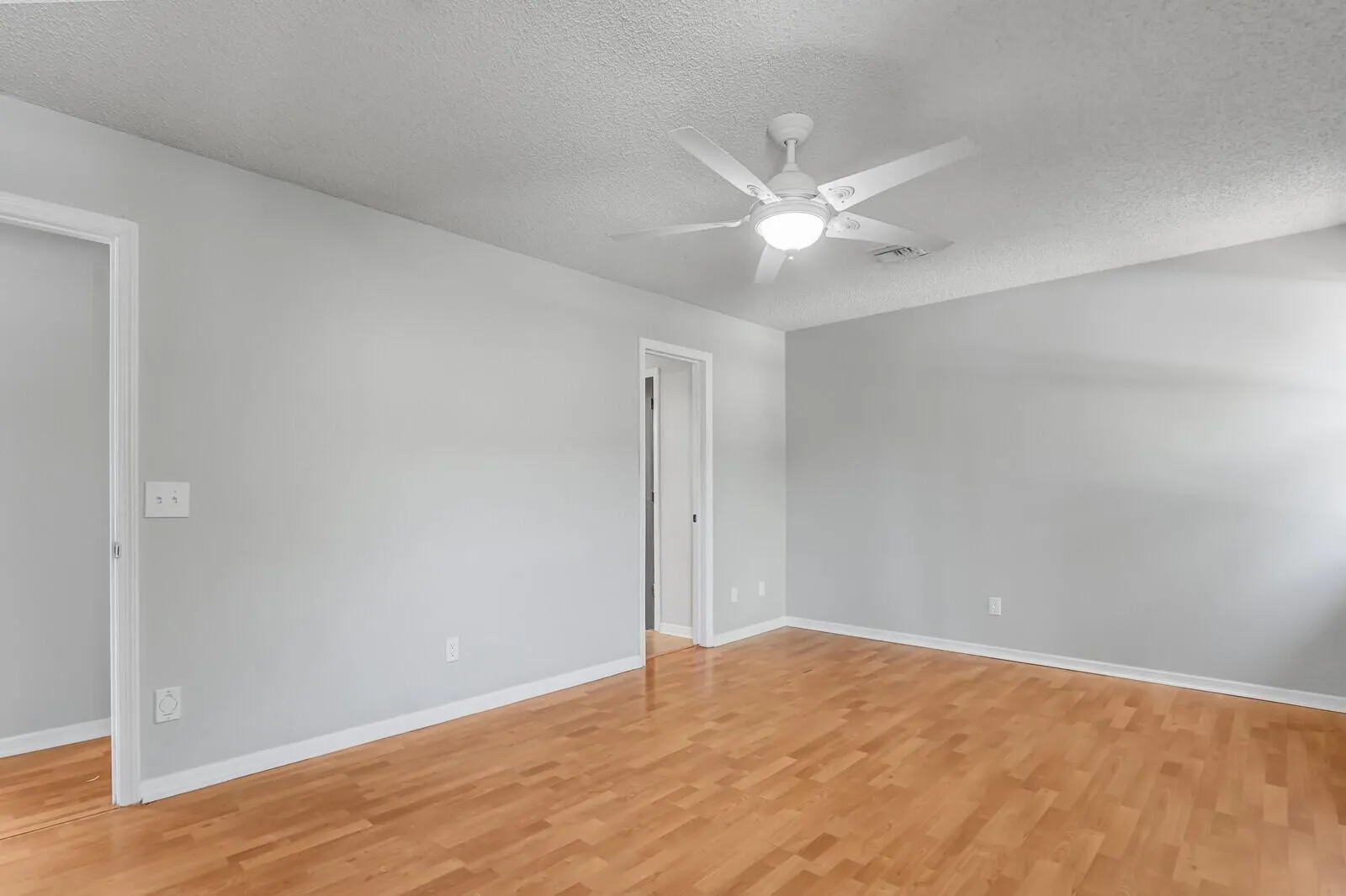 1103 Rainwood Circle W