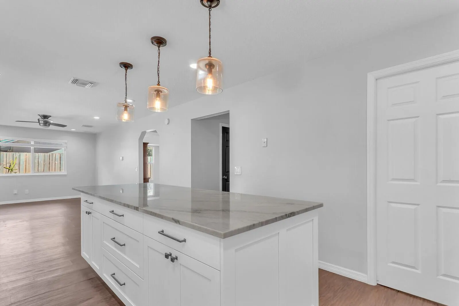 1103 Rainwood Circle W