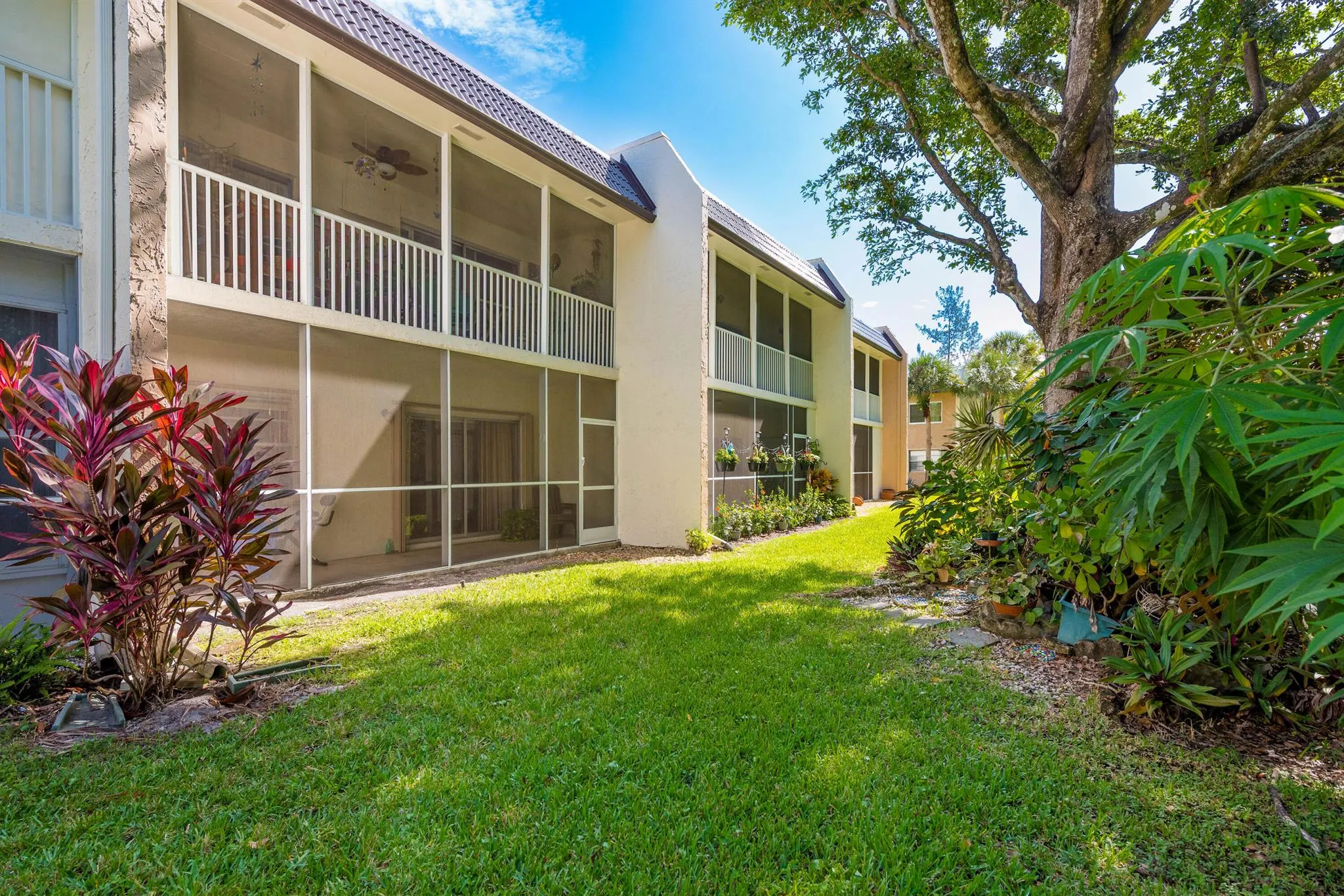 150 Lake Meryl Drive, #143