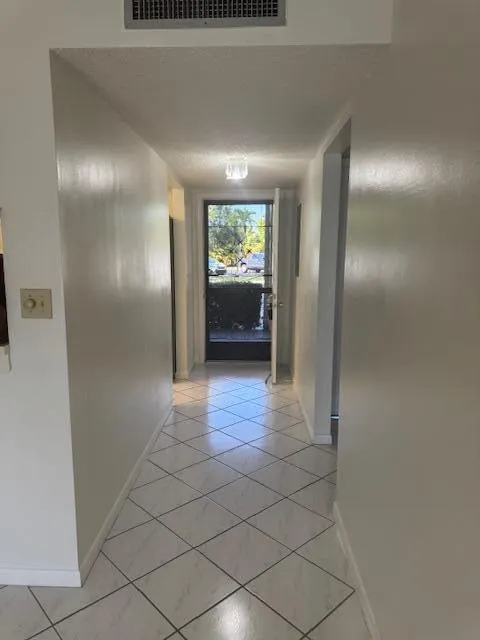 3154 Via Poinciana, #114