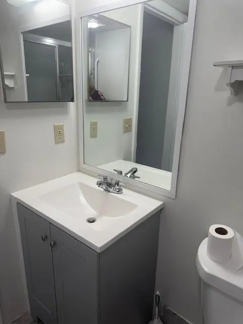 3154 Via Poinciana, #114