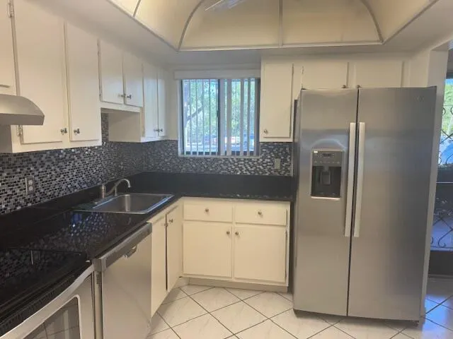 3154 Via Poinciana, #114