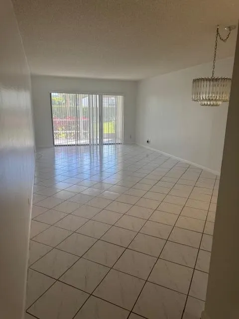 3154 Via Poinciana, #114