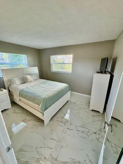 2615 S Garden Drive, #101