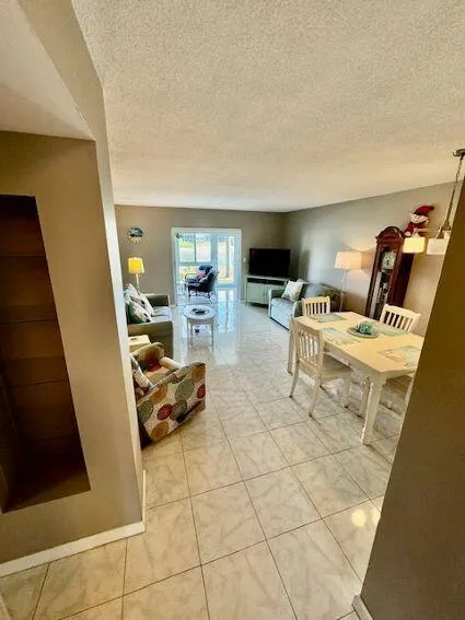2615 S Garden Drive, #101