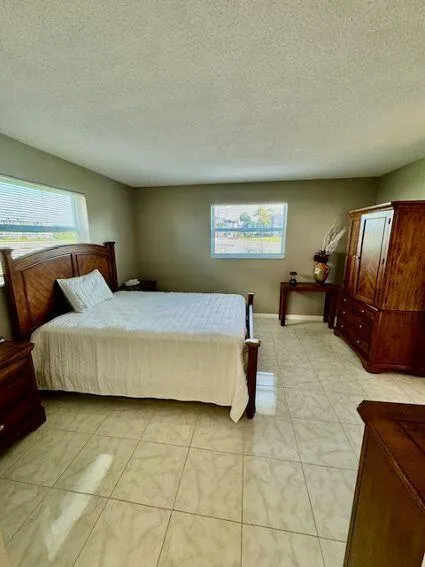 2615 S Garden Drive, #101
