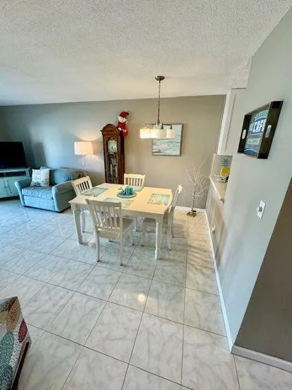 2615 S Garden Drive, #101