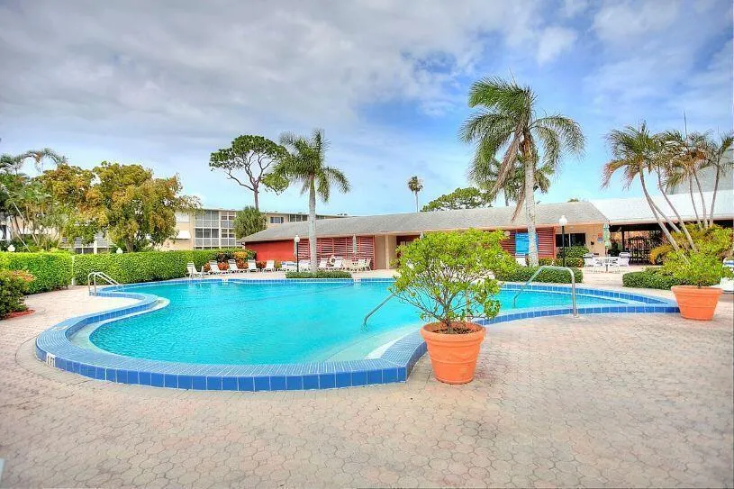 2615 S Garden Drive, #101