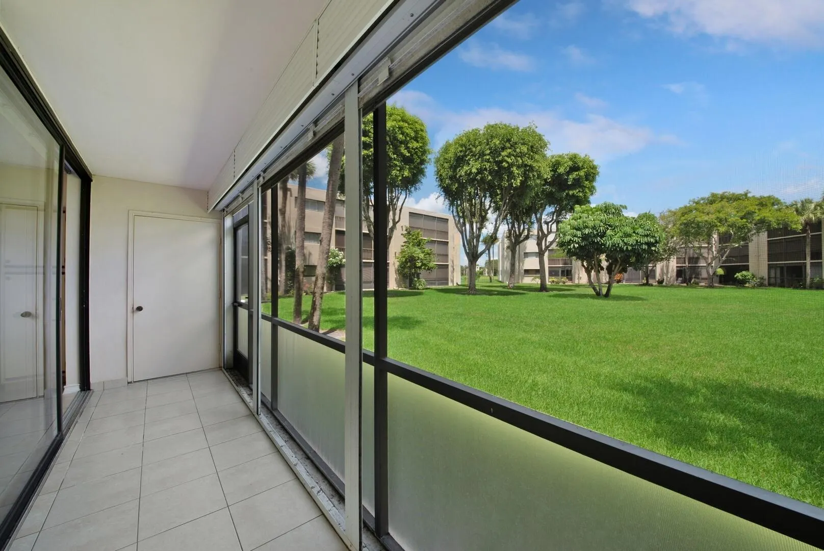 5310 Las Verdes Circle, #118