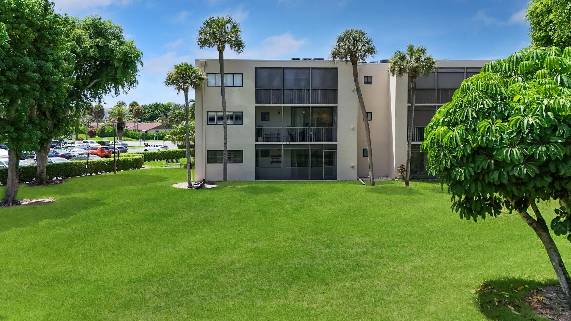 5310 Las Verdes Circle, #118