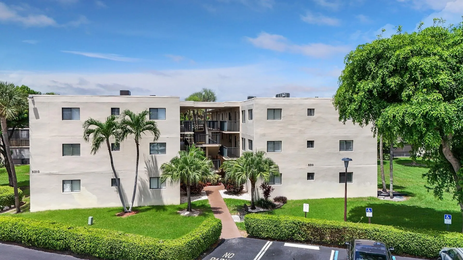 5310 Las Verdes Circle, #118