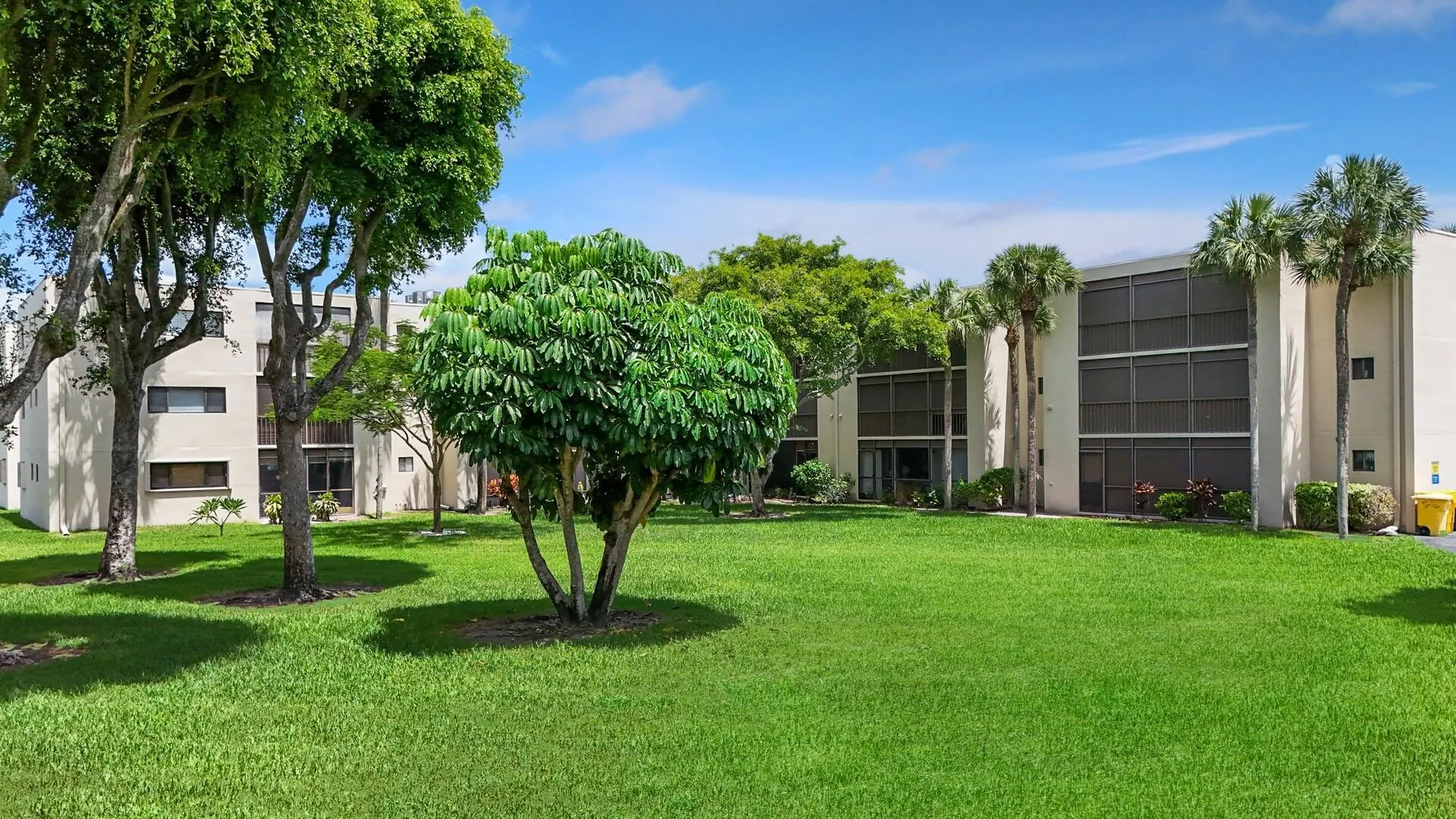 5310 Las Verdes Circle, #118