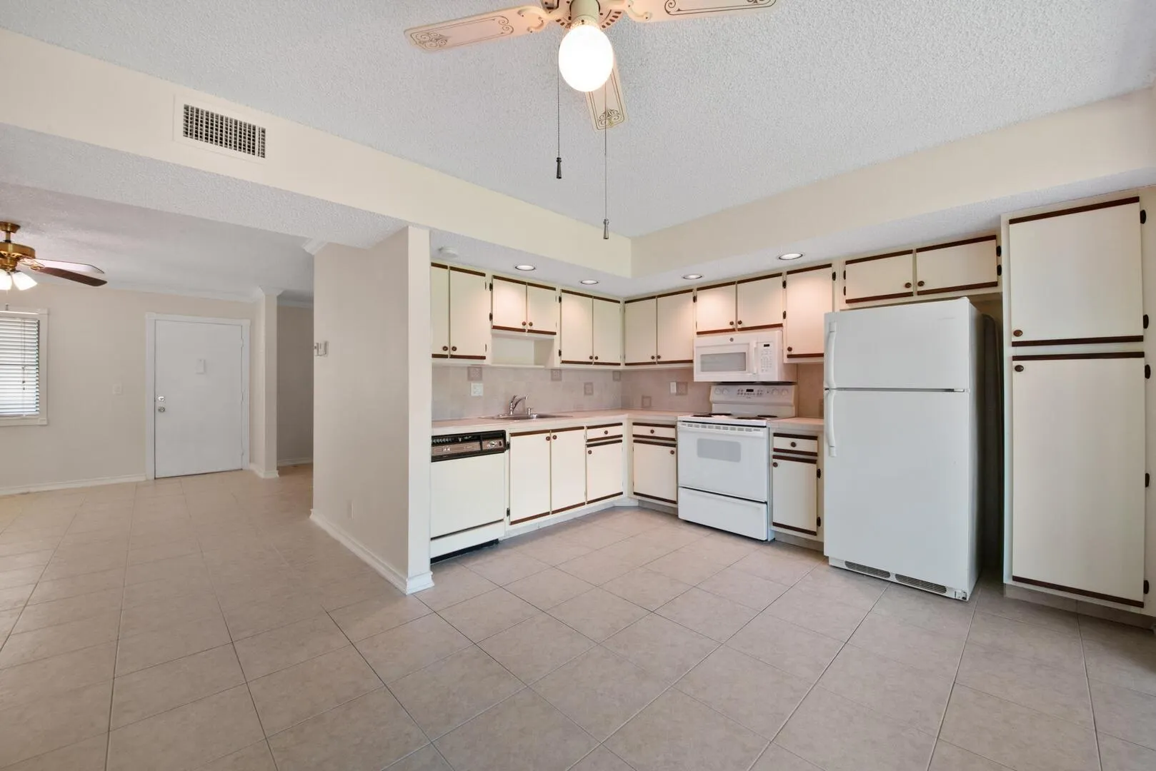 5310 Las Verdes Circle, #118