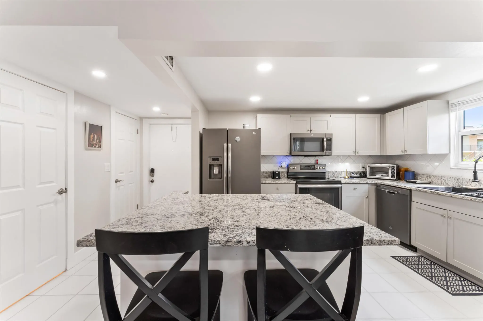720 N Dixie Highway, #303
