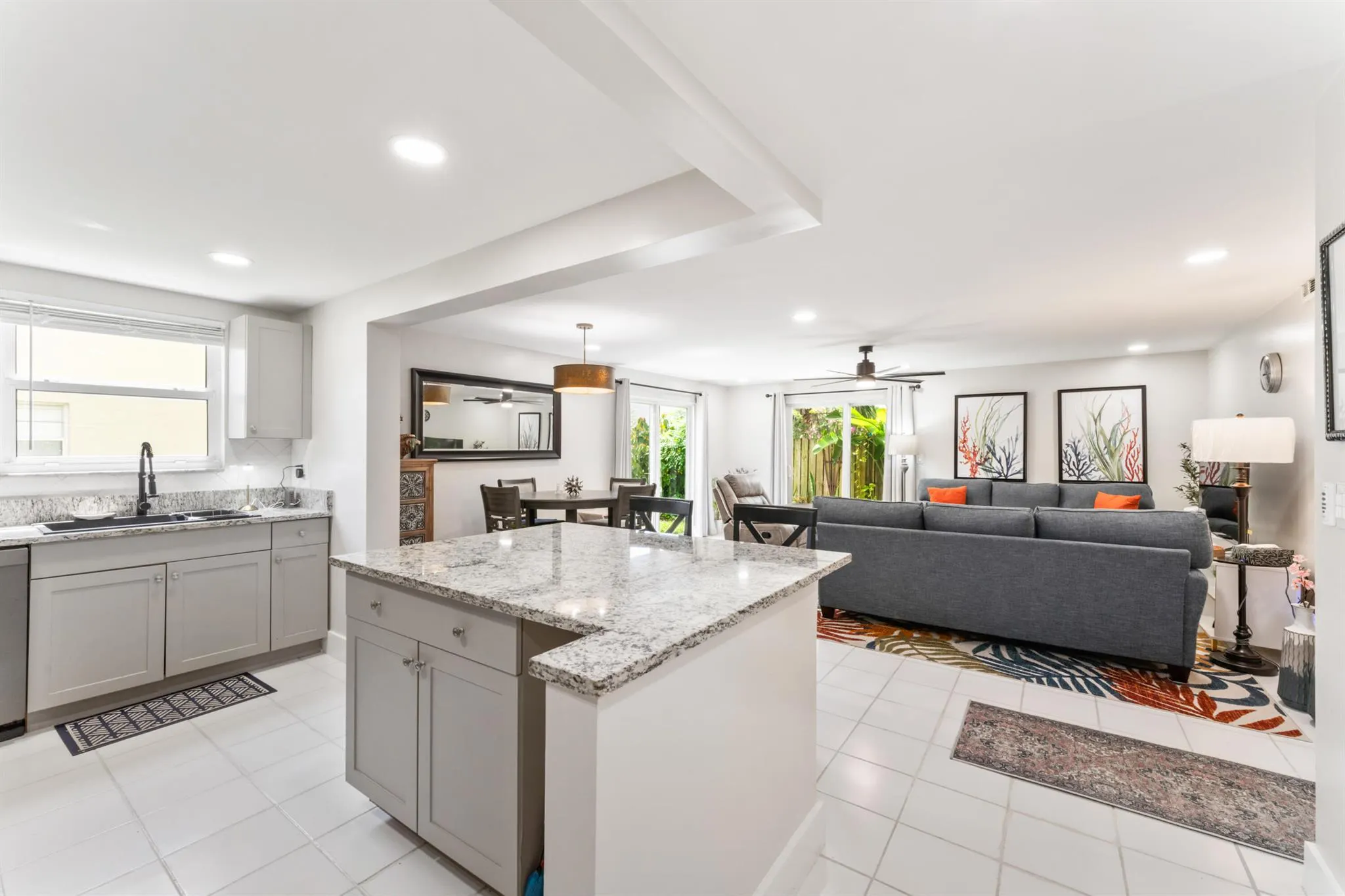 720 N Dixie Highway, #303