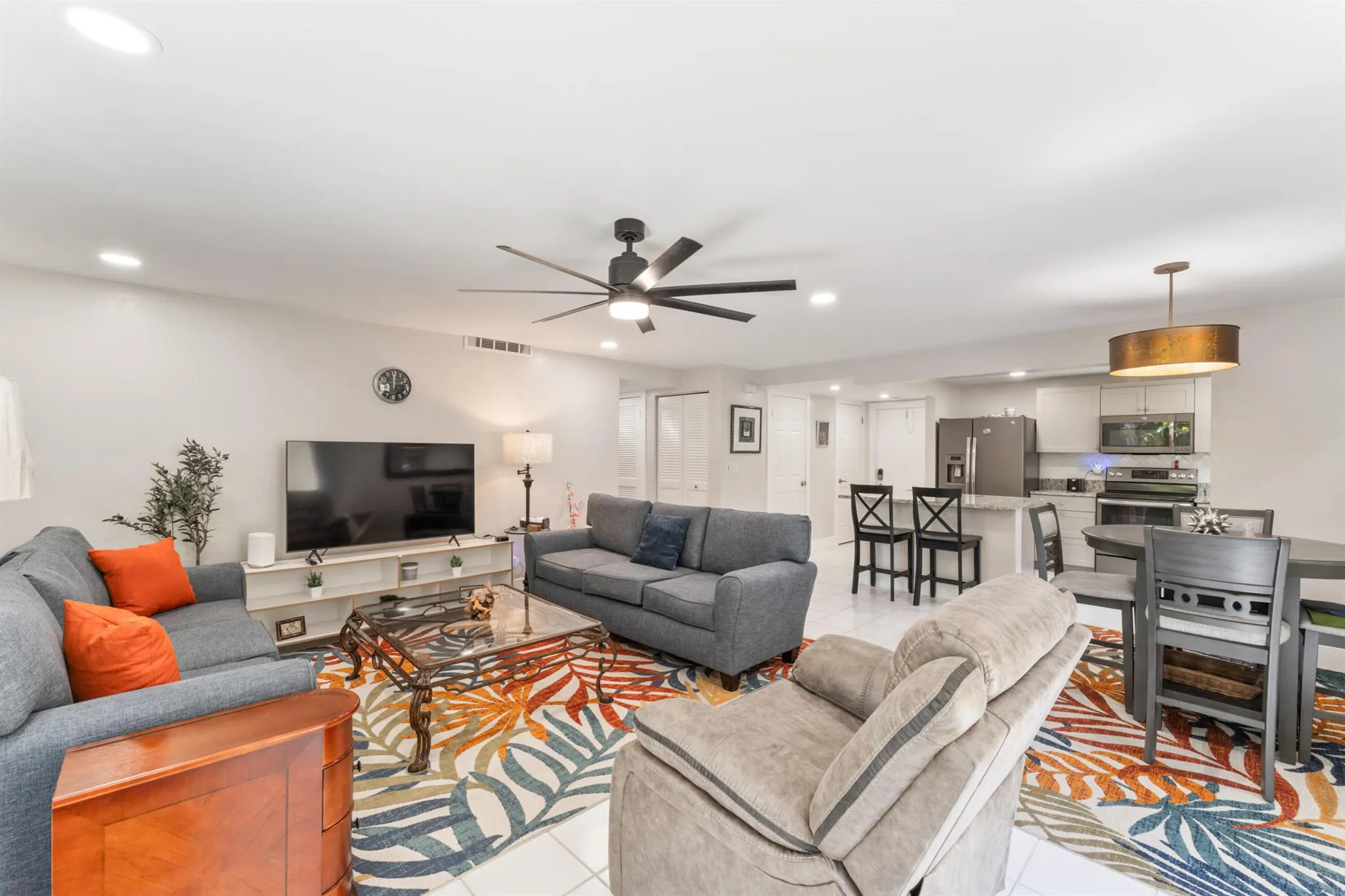 720 N Dixie Highway, #303