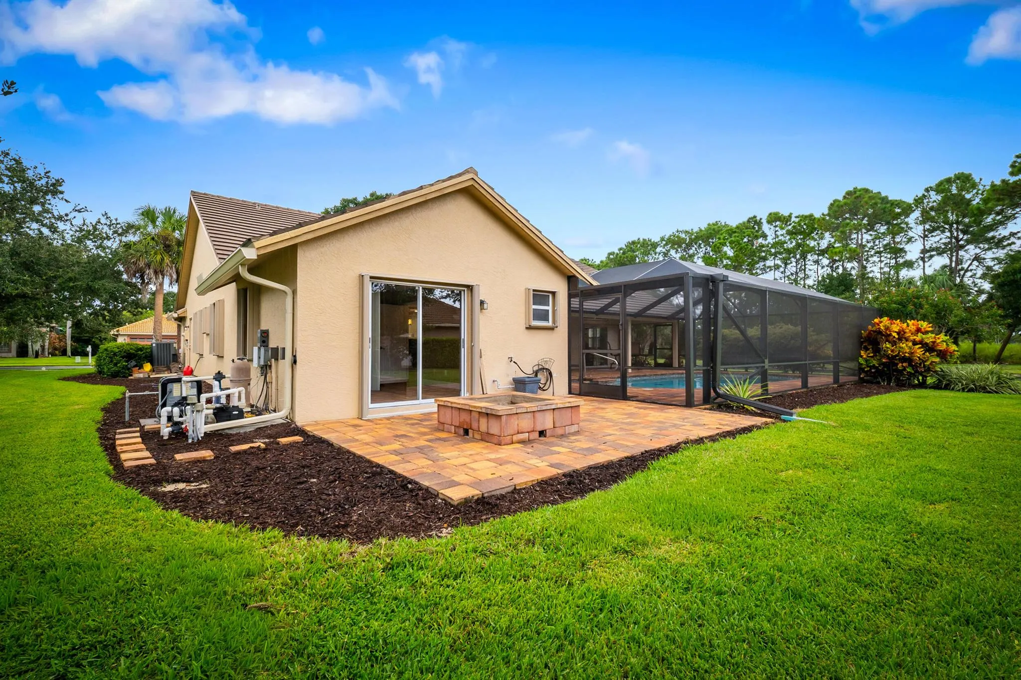 412 SW Mimosa Cove