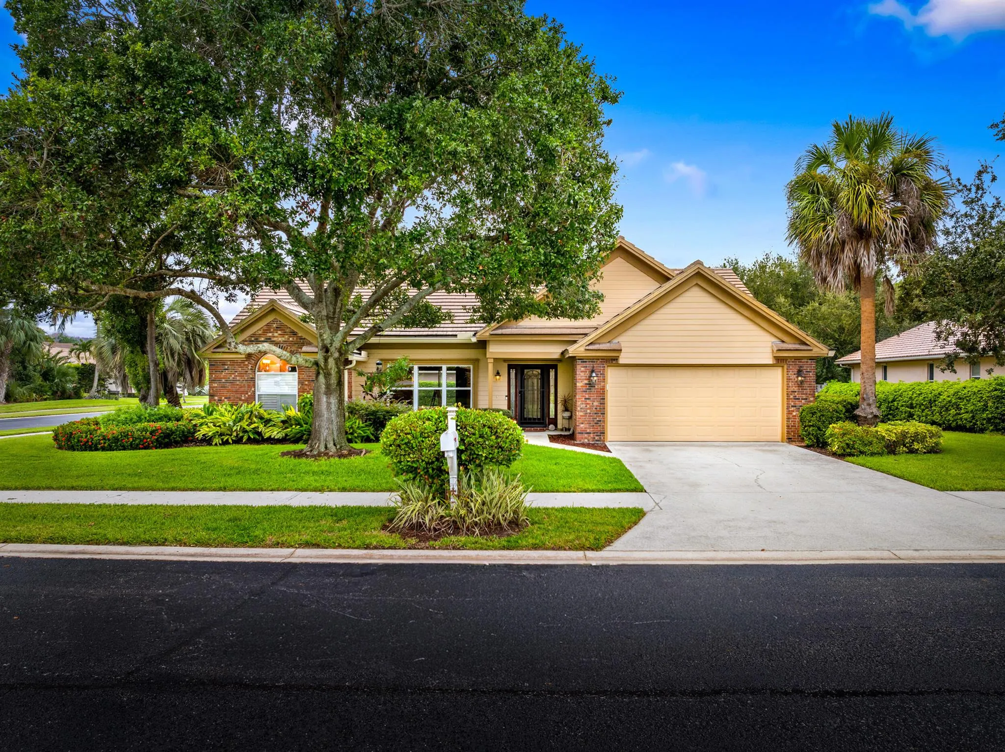 412 SW Mimosa Cove