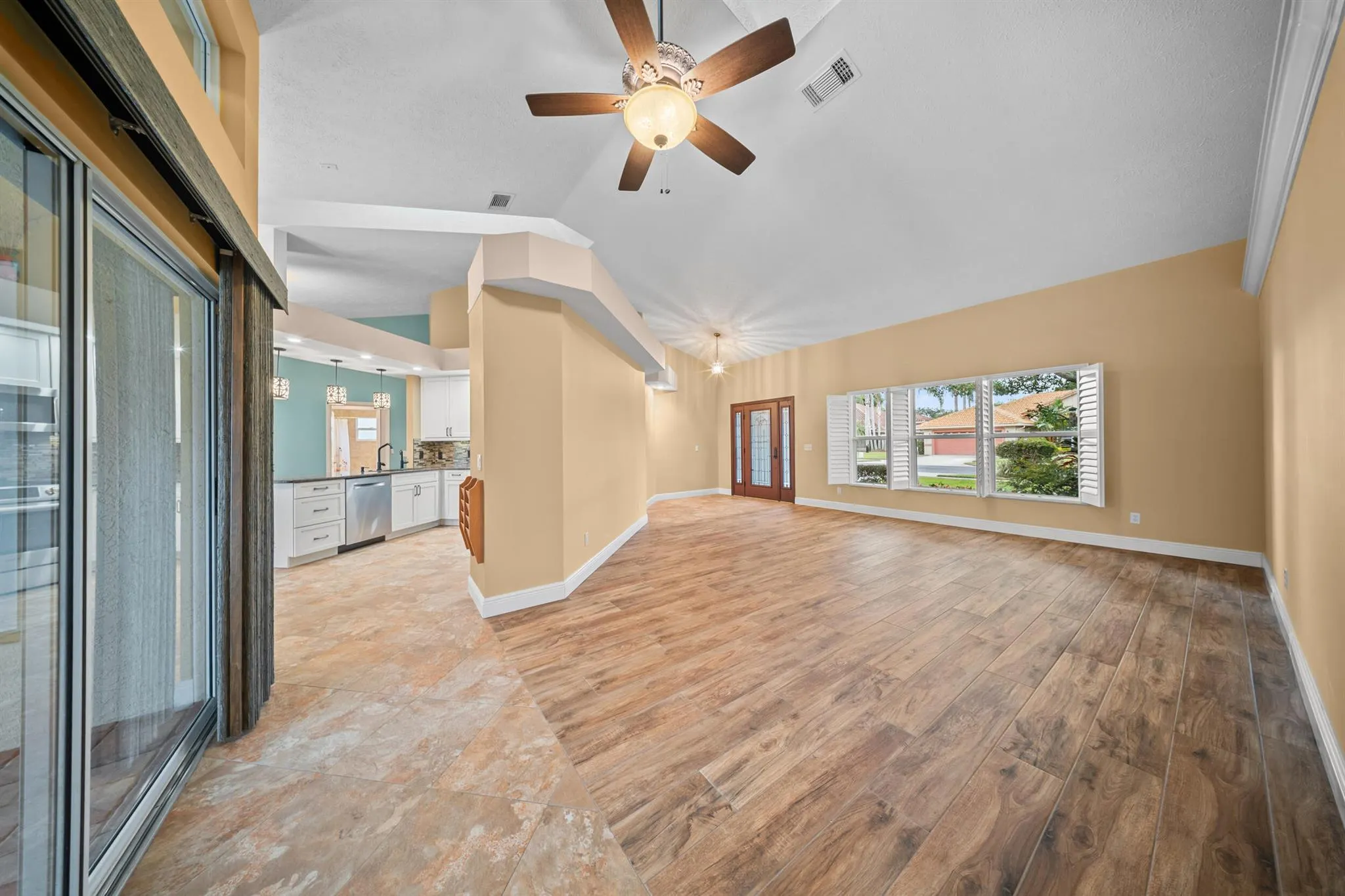 412 SW Mimosa Cove
