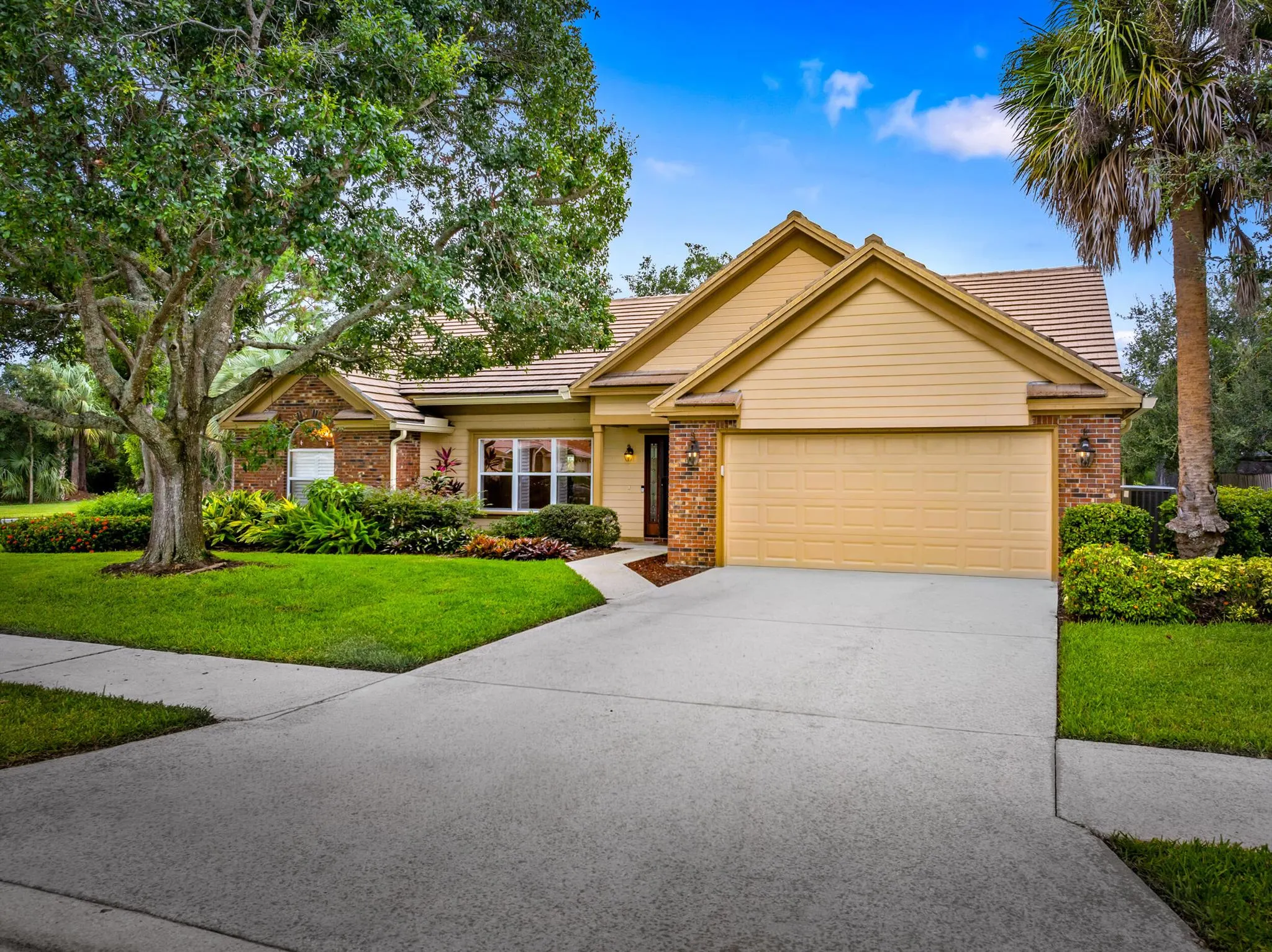412 SW Mimosa Cove