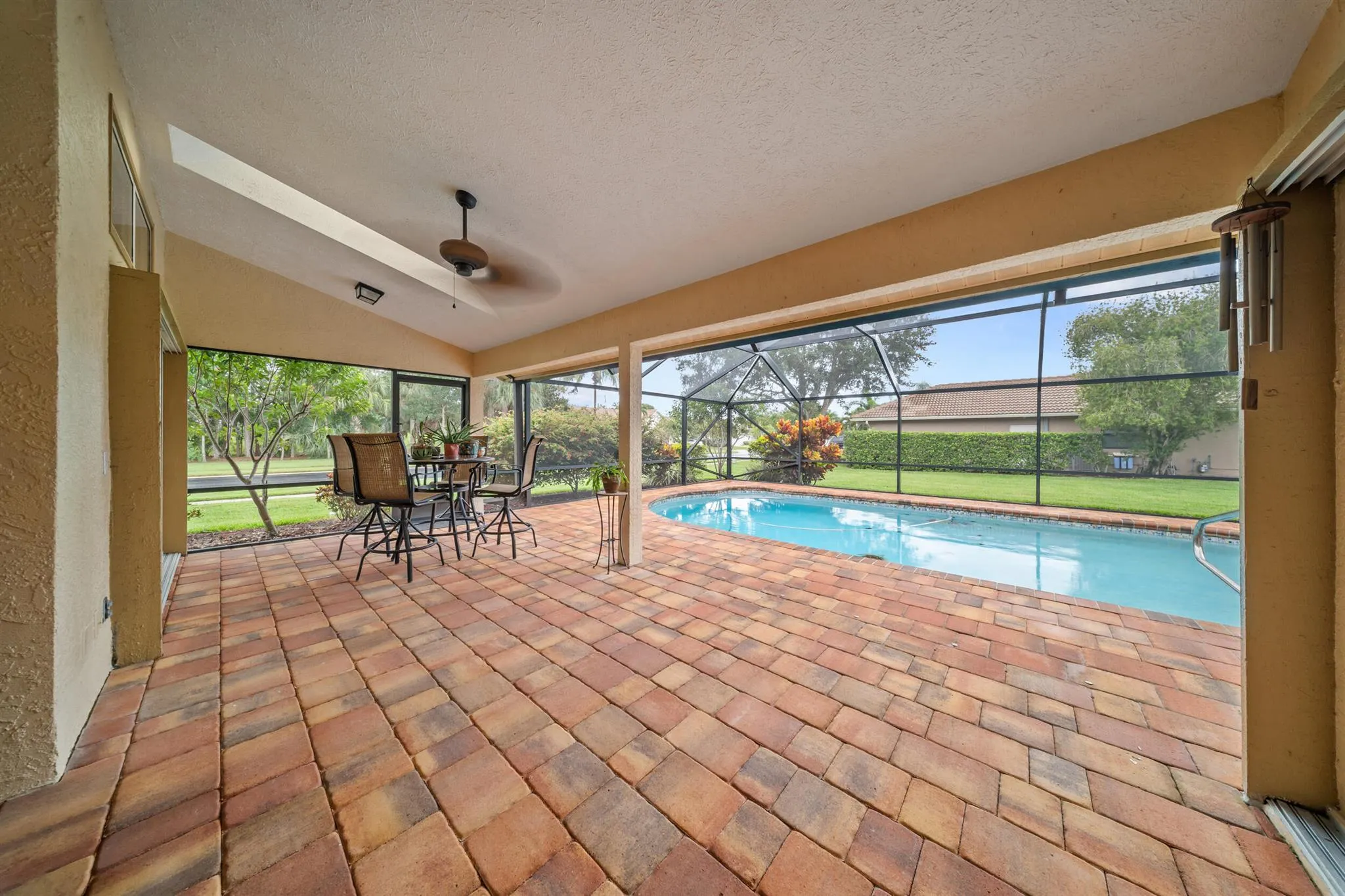 412 SW Mimosa Cove