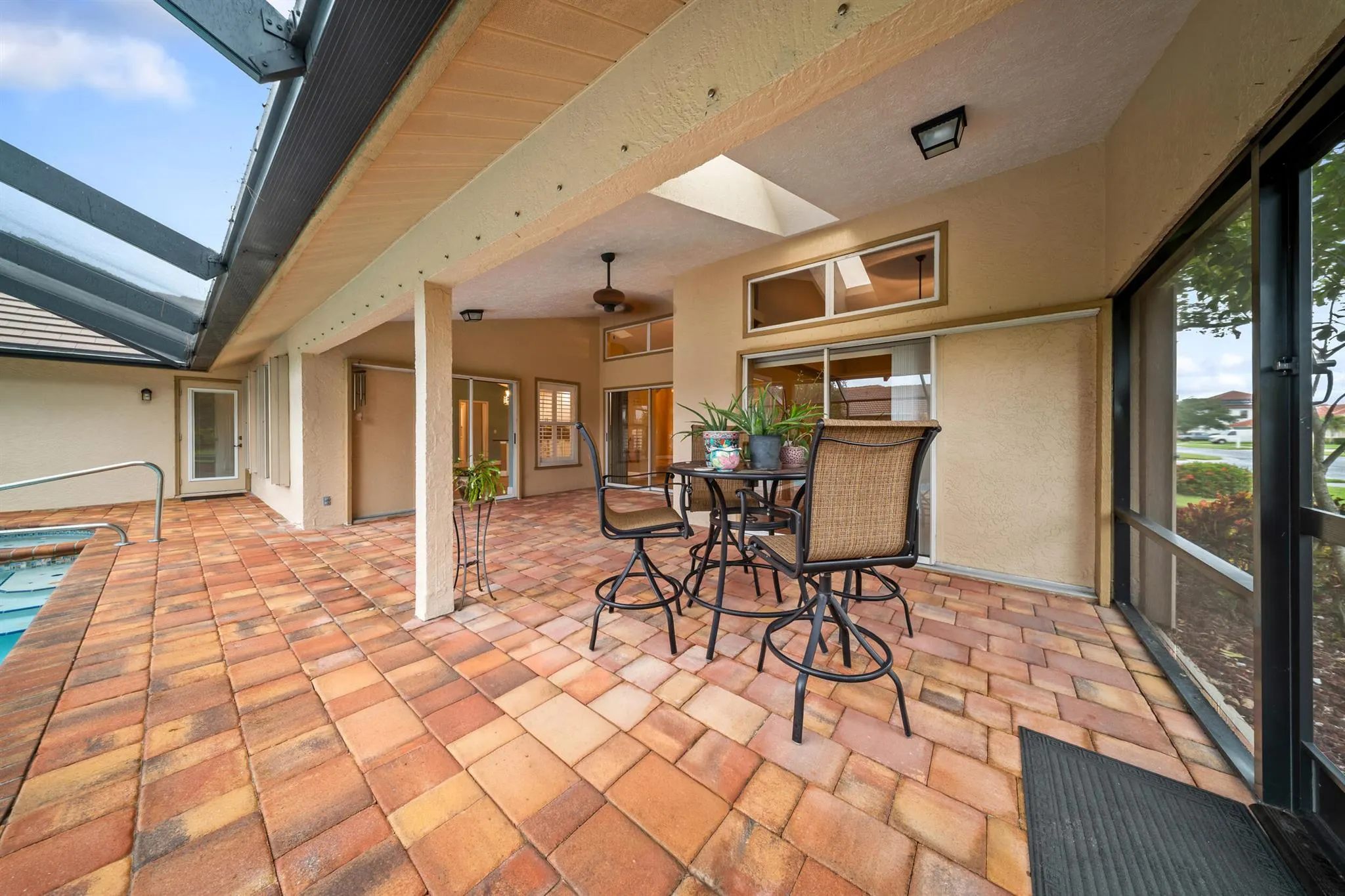 412 SW Mimosa Cove