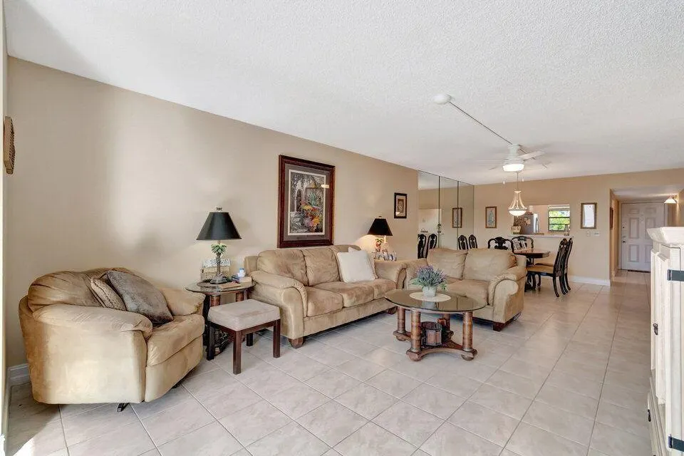 555 Banyan Tree Lane, #302