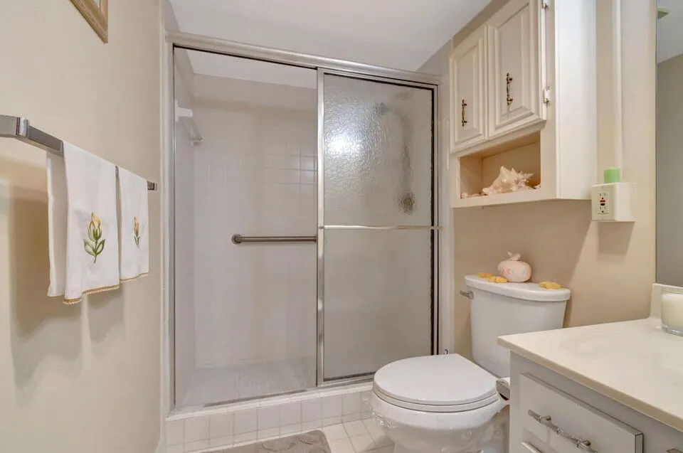 555 Banyan Tree Lane, #302