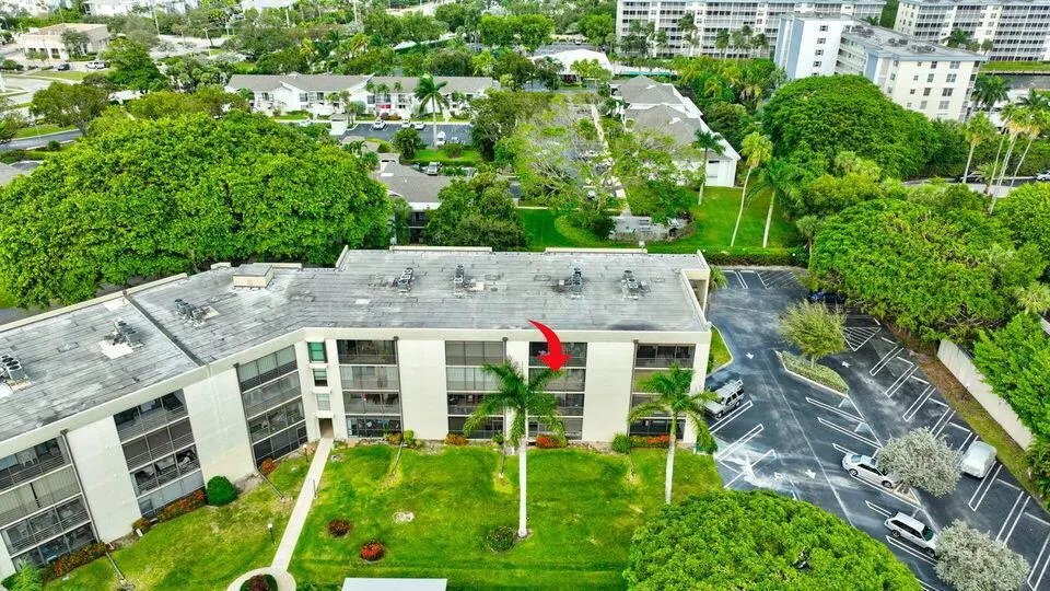 555 Banyan Tree Lane, #302