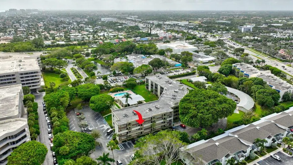 555 Banyan Tree Lane, #302