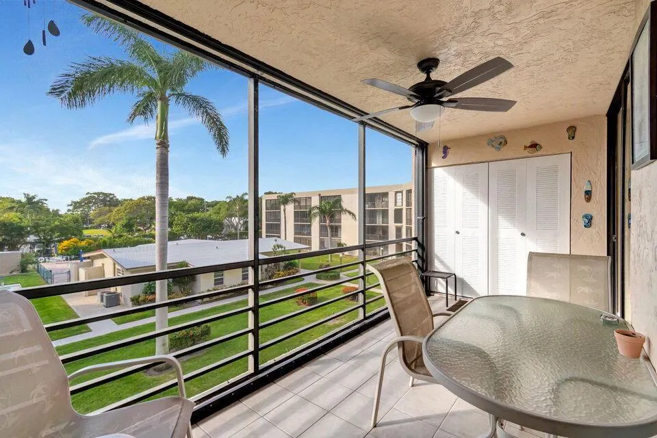 555 Banyan Tree Lane, #302