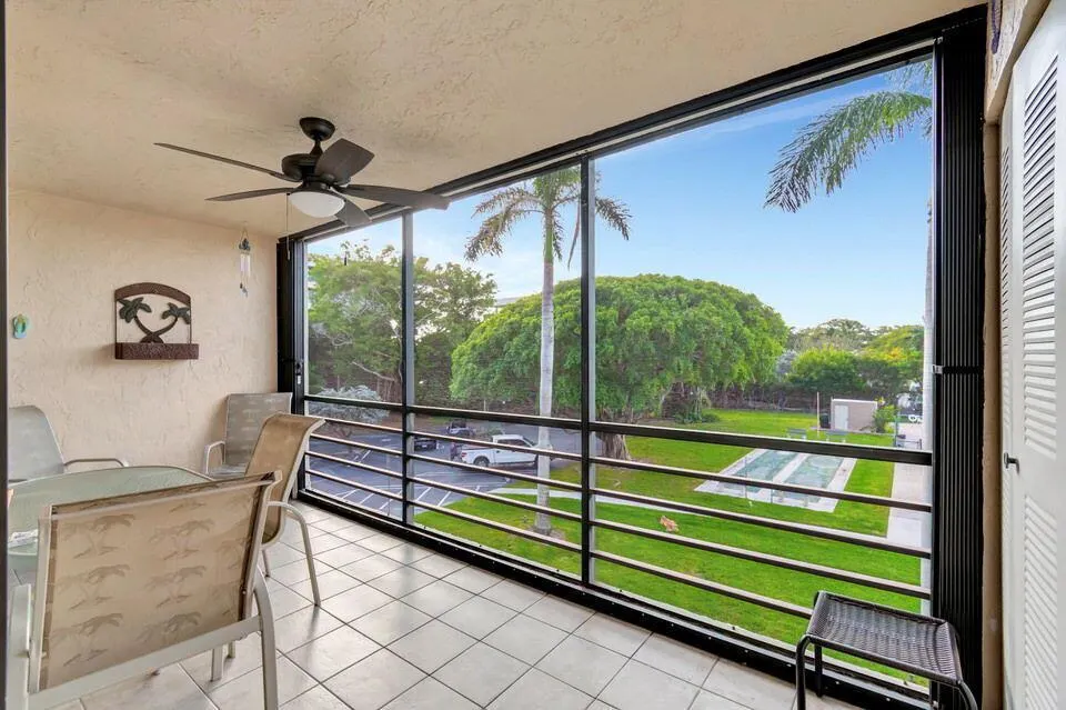 555 Banyan Tree Lane, #302