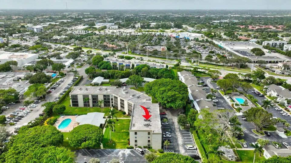 555 Banyan Tree Lane, #302