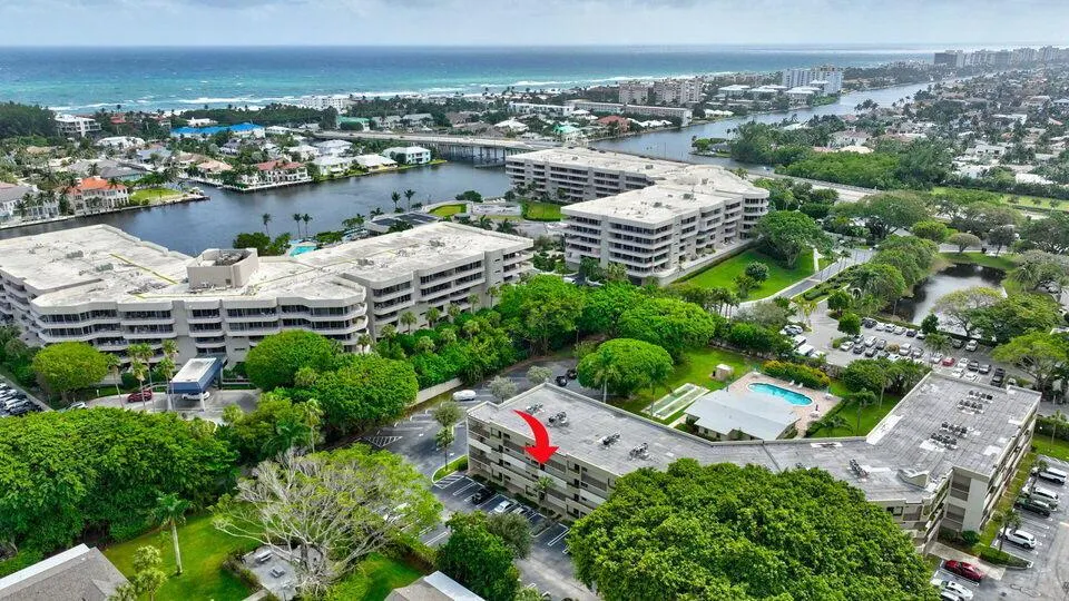 555 Banyan Tree Lane, #302