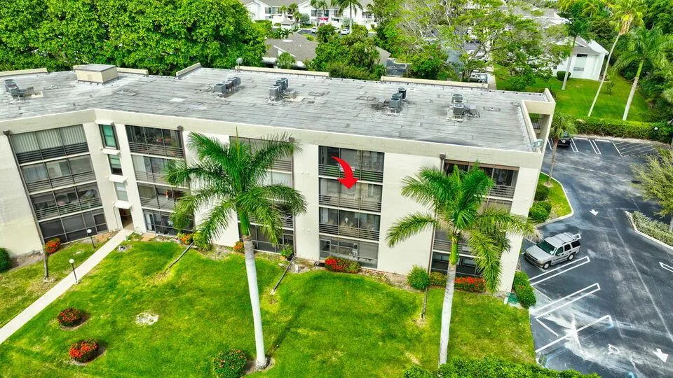 555 Banyan Tree Lane, #302