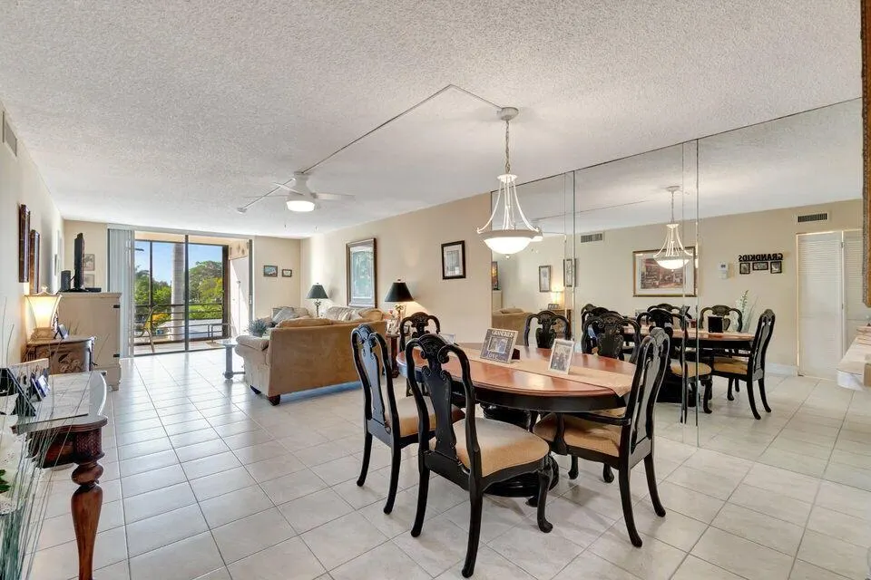 555 Banyan Tree Lane, #302