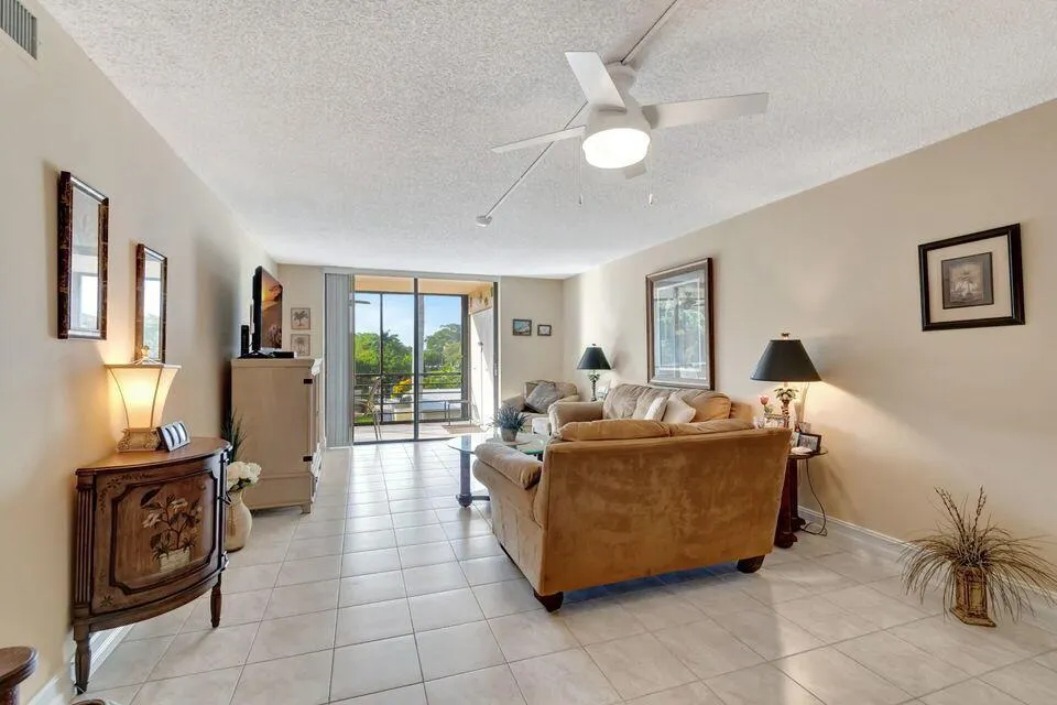 555 Banyan Tree Lane, #302