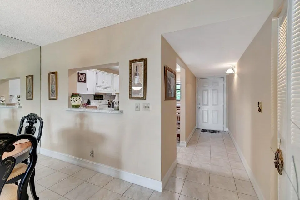 555 Banyan Tree Lane, #302