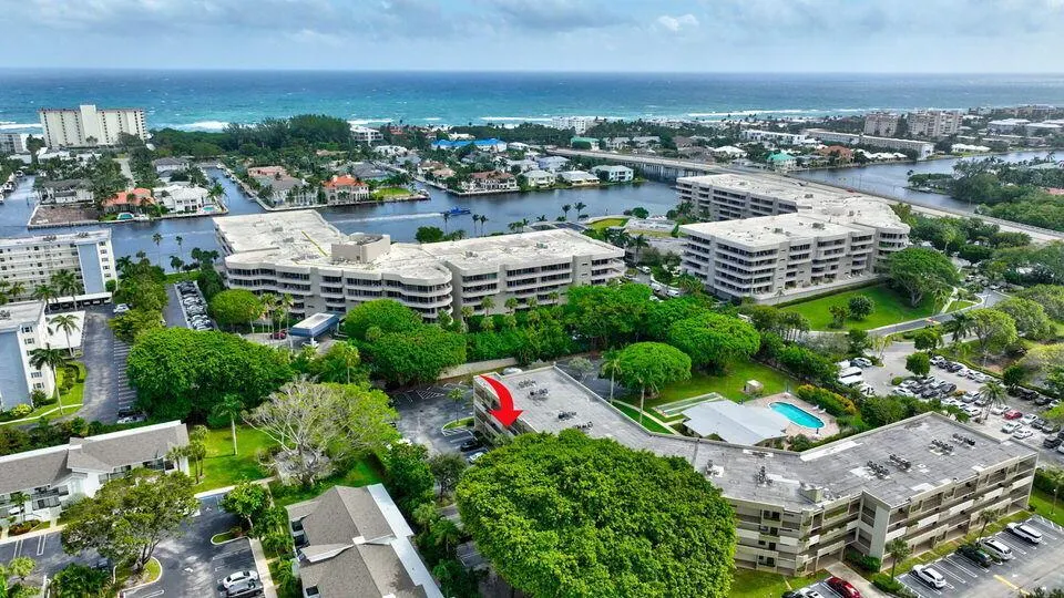 555 Banyan Tree Lane, #302