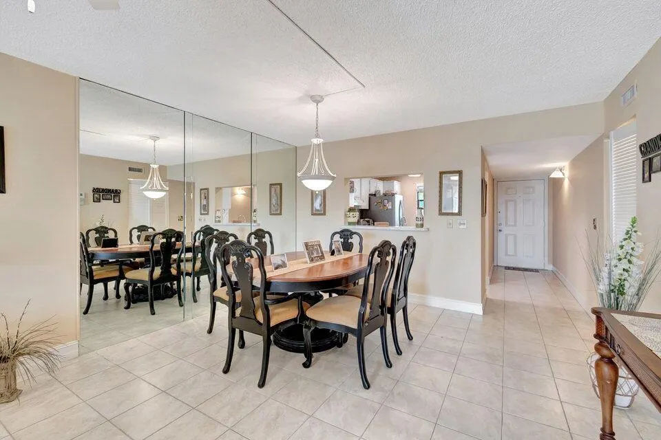 555 Banyan Tree Lane, #302