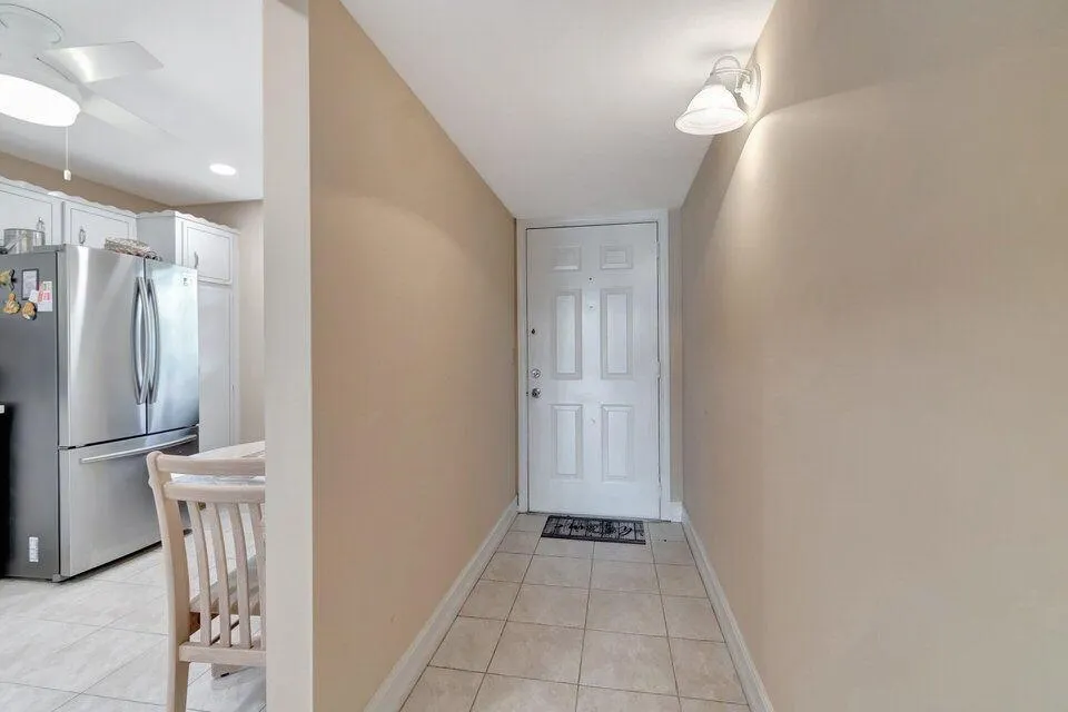 555 Banyan Tree Lane, #302