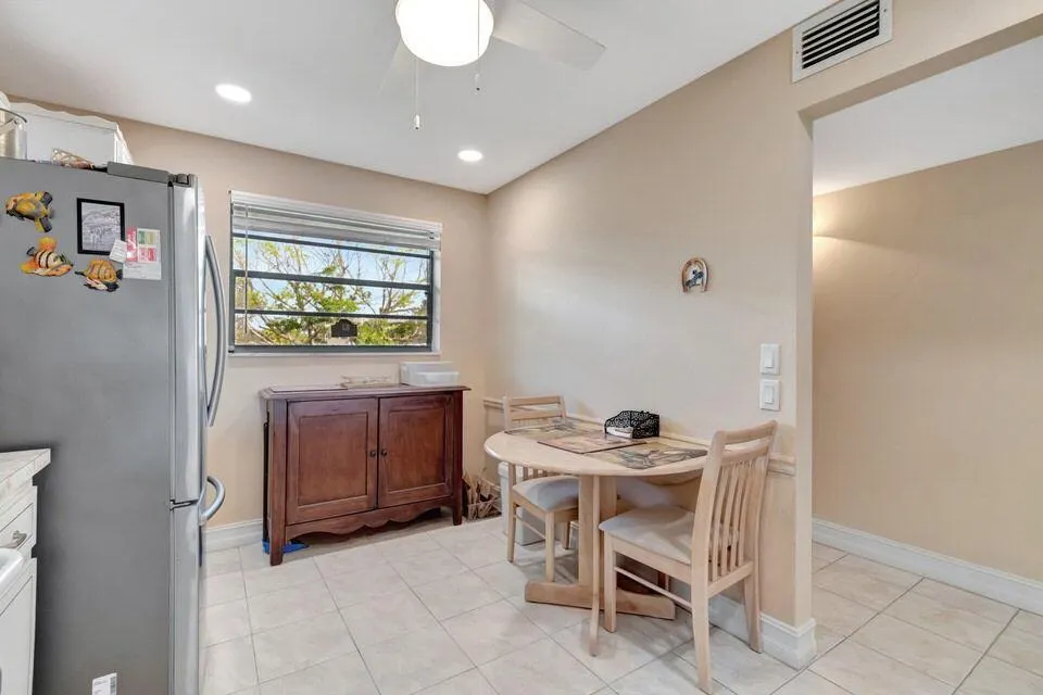 555 Banyan Tree Lane, #302