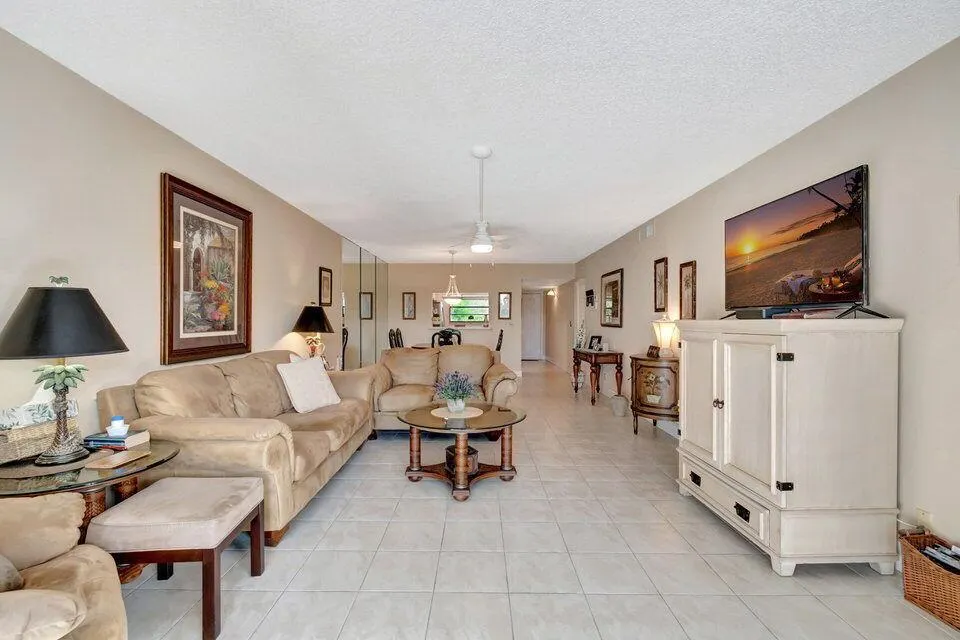 555 Banyan Tree Lane, #302